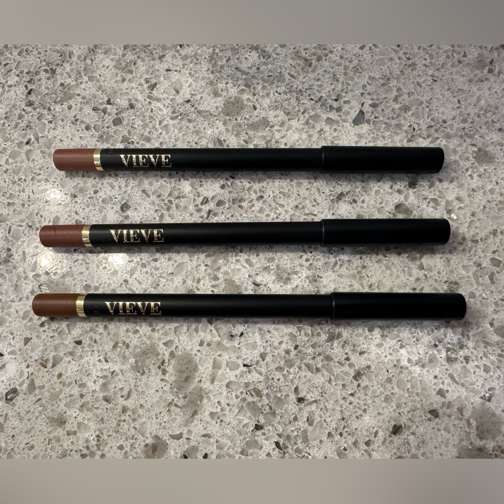 Vieve Modern Lip Definer Liner in shade Velvet Sands, Aphrodyte & Bark